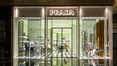 quanti negozi ha prada nel mondo|prada retail stores.